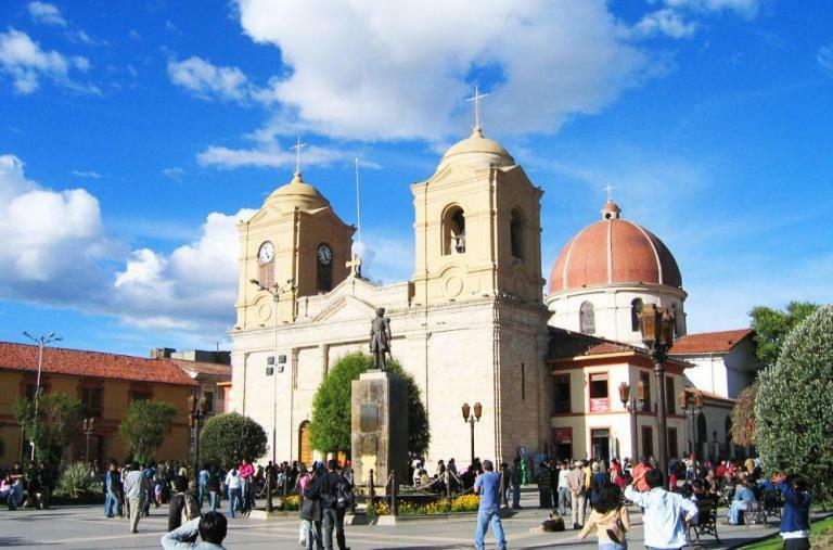 Casa Blanca Hospedaje Huamancaca Luaran gambar